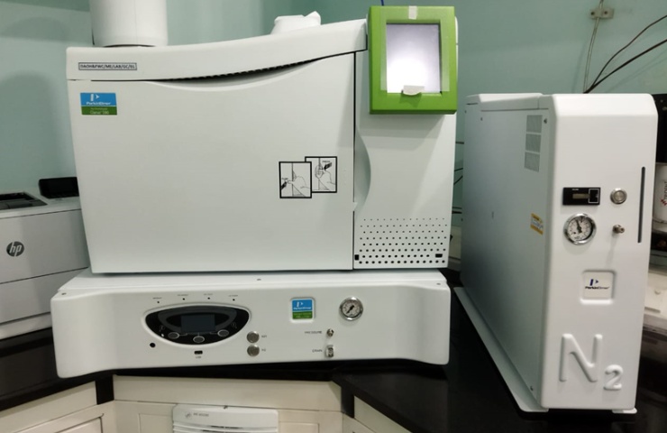 6. Clarus 590 high-performance gas chromatograph (GC) system